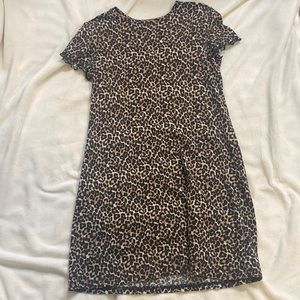 Leopard print t-shirt dress